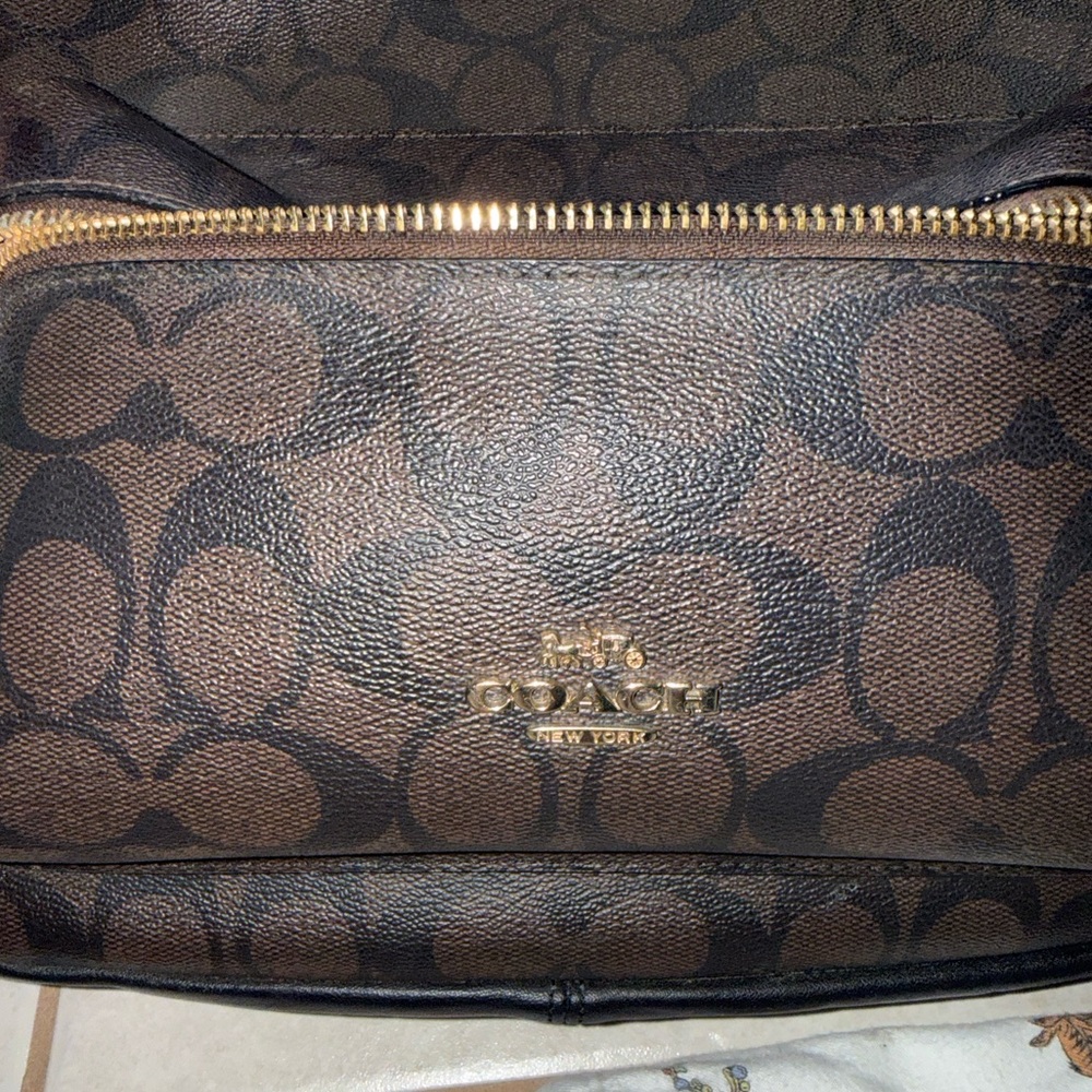 Coach Backpack in Signature Canvas - Picture 4 of 6